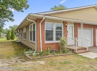 45 Dogwood Rd #8, Manahawkin, NJ 08050