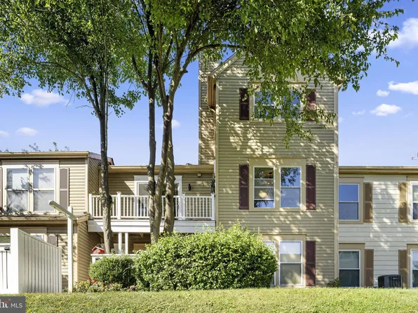 20172 Locustdale Dr #221, Germantown, MD 20876