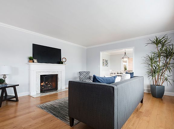 3rd image of 2427 E Beacon Dr