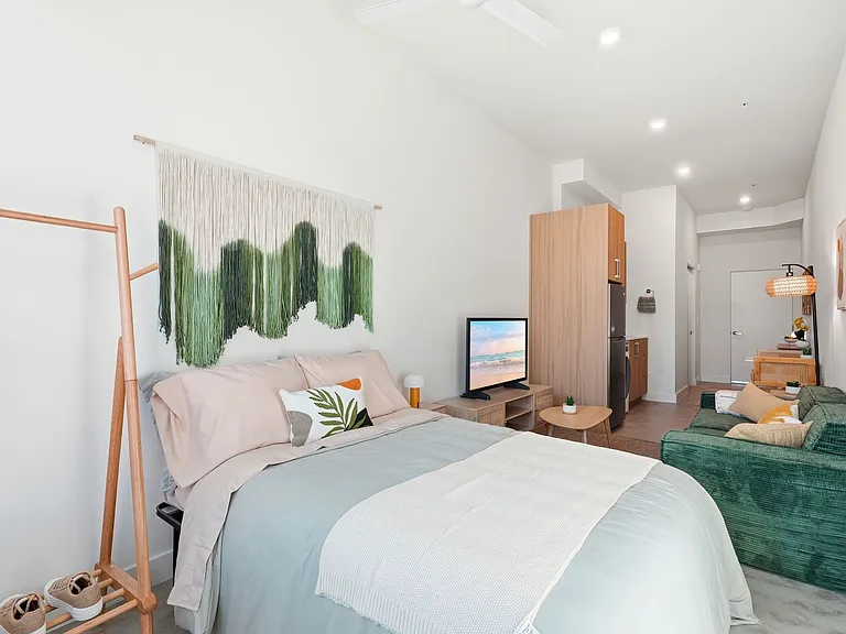 Coral Designer Studio Community Living — Photo 13