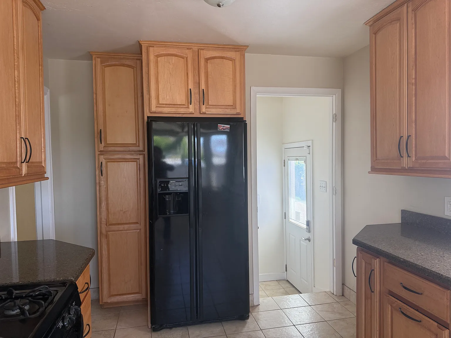 3 bed, 1400 sqft, $2,350 — Photo 3