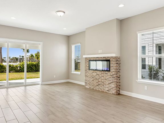 5th image of 571 Marquesa Cir #1
