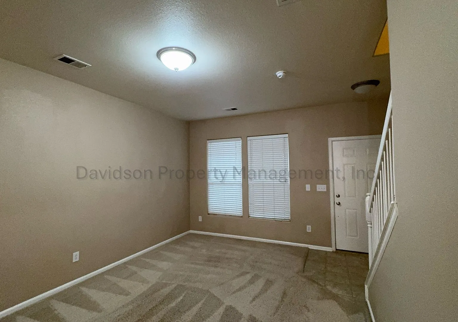 Beautiful 2 Bedroom Townhouse in Southeast Colorado Springs — Photo 3