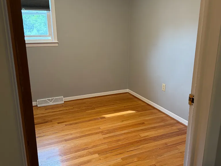 68 Regal Pl #8 — Photo 10