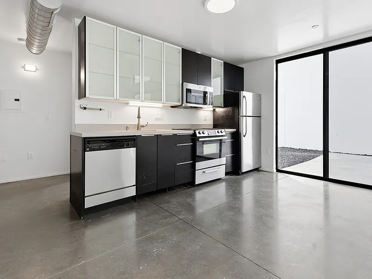 1737 Chalmers St #106E — Photo 8