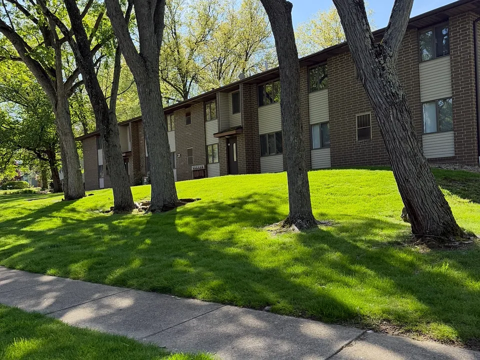 420 N Main St #12