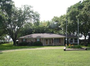 300 N Spikes Rd, Corsicana, TX 75110