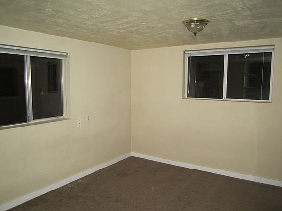 5th image of 19212 12th Ave NE