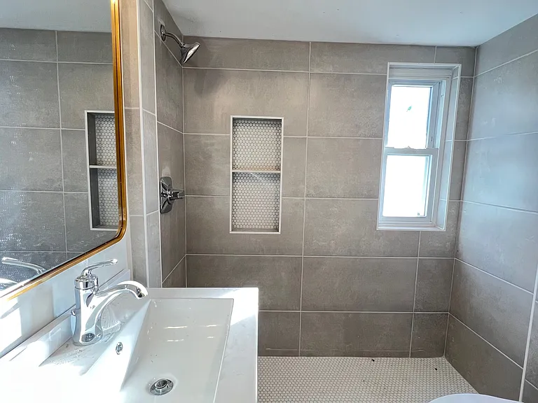 27 Barry St #2R — Photo 11