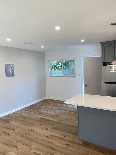 3 bed, 1040 sqft, $4,000 — Photo 1