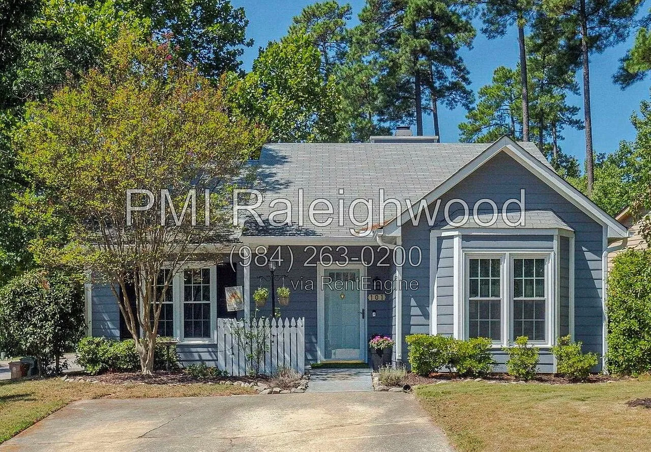 3 bed, 2.0 bath, 1132 sqft, $1,950 — Photo 3