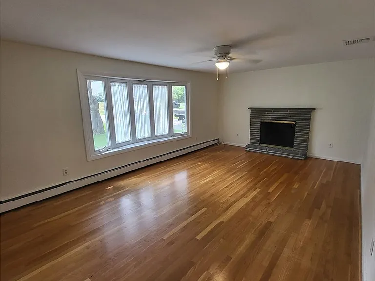 72 Blueberry Dr — Photo 2