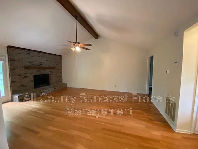 105 Whisper Ct — Photo 3