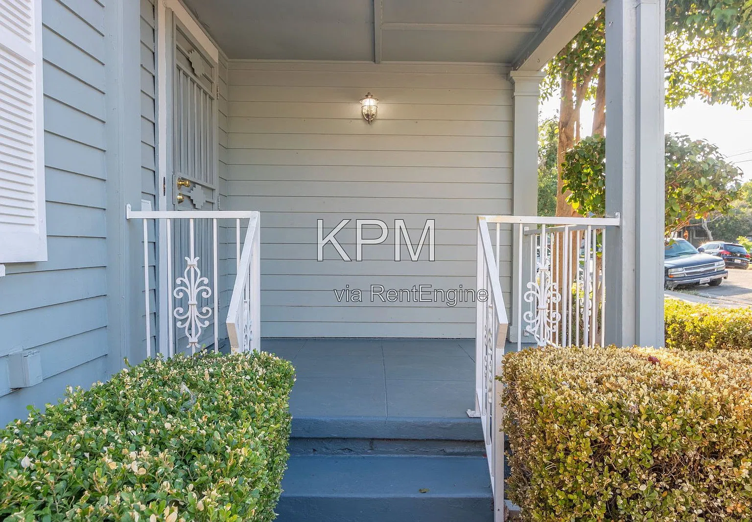 3 bed, 2.0 bath, 1462 sqft, $2,200 — Photo 2