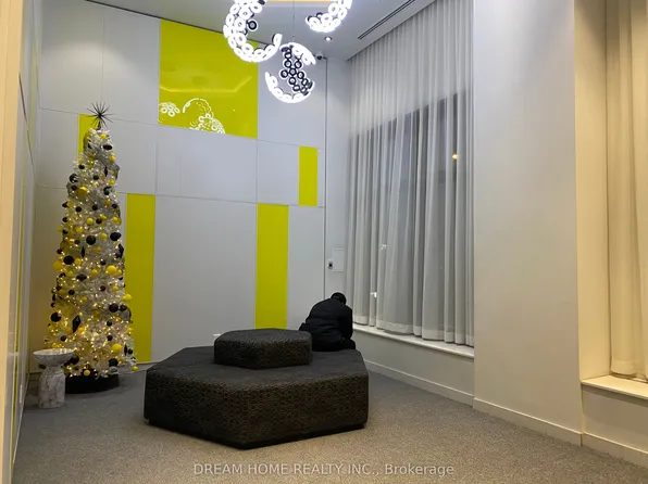 159 Wellesley St E, Toronto, ON