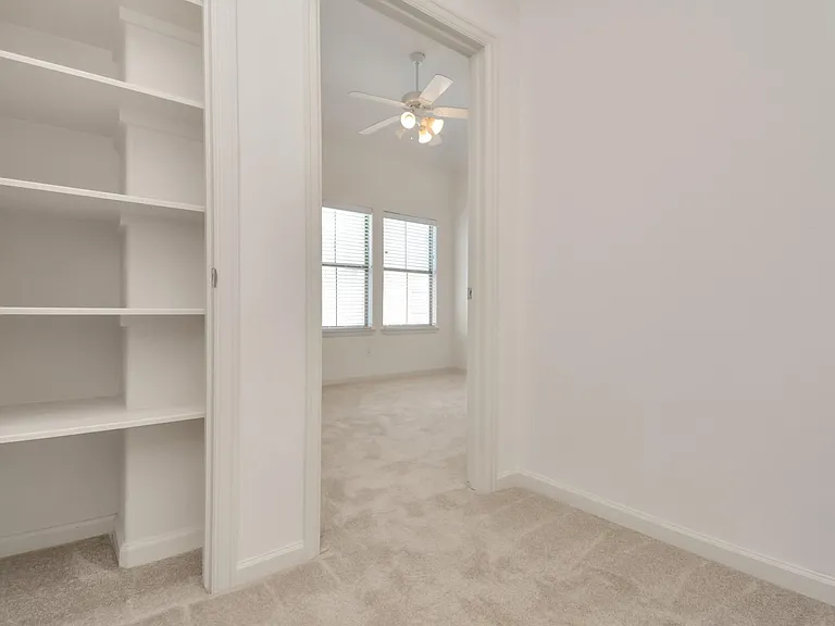 5815 Lacy St — Photo 6