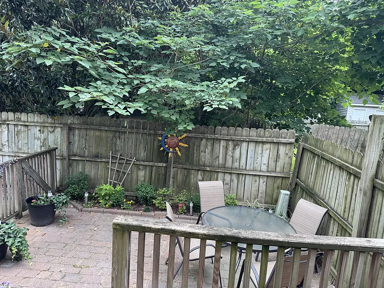TC411 Dinwiddie Street — Photo 12