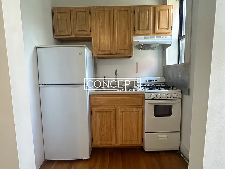24 Phillips St #11 — Photo 1