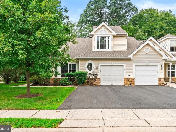60 Kingston Blvd, Hamilton, NJ 08690