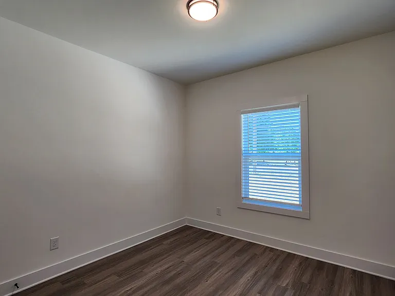 1818 E Greenbriar Rd — Photo 12
