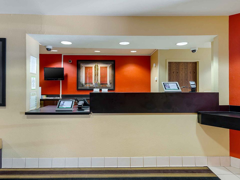 Lobby and Guest Check-in