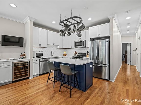 2nd image of 2756 N Wolcott Ave #1S