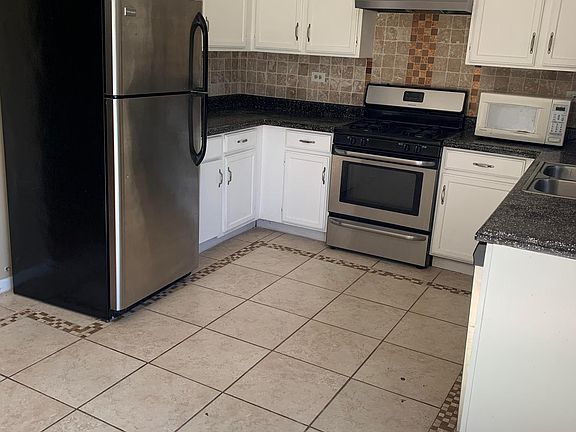 4th image of 5640 Pebblebeach Dr