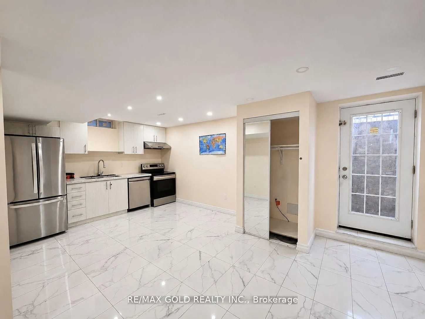 2 bed, $1,600 — Photo 4
