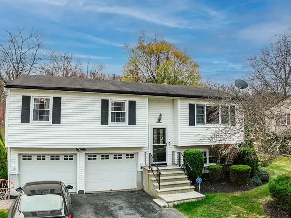 13 Newbury St, Monroe, NY 10950