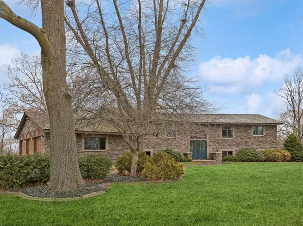 146 W Warner St, Ellsworth, WI 54011