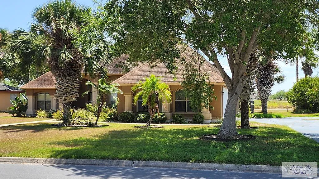 4 bed, 3.0 bath, 2407 sqft, $3,200 — Photo 1