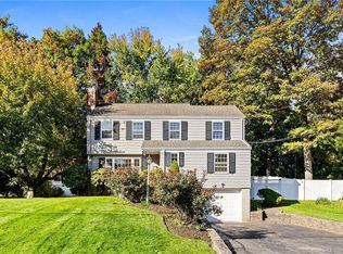 81 Riggs Ave, West Hartford, CT 06107