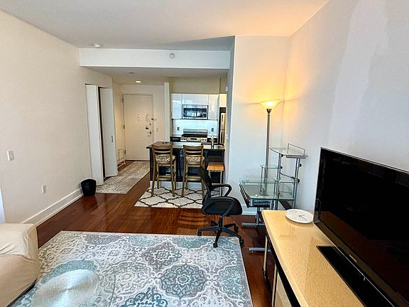 3rd image of 350 W 42nd St APT 11H