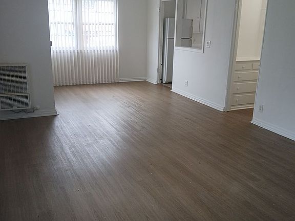 2nd image of 5920 Melrose Ave #5952-1