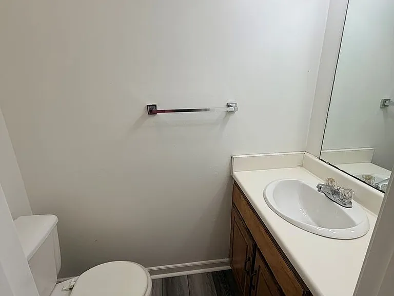 442 Stanley Ave — Photo 21