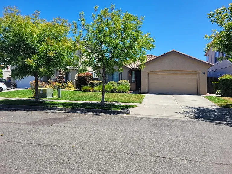 5154 Chabot Ct — Photo 2
