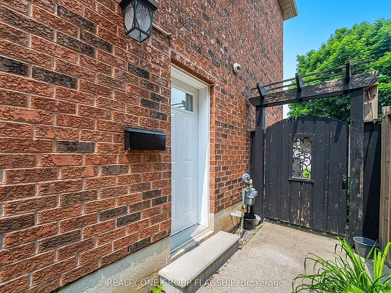 7267 Windbreak Ct — Photo 33