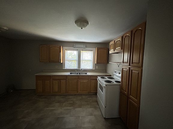 4th image of 112 W Doe Ave