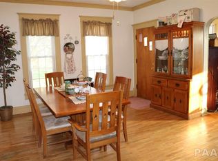 213 NW Monroe St, Hopedale, IL