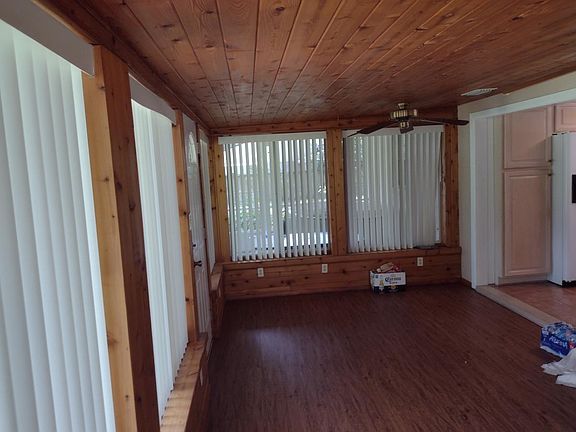 5th image of 5317 Bogdonoff Dr