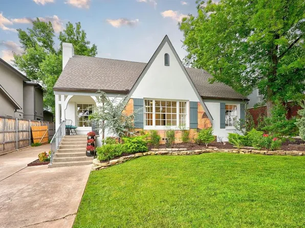 1107 Belford Ave, Nichols Hills, OK 73116