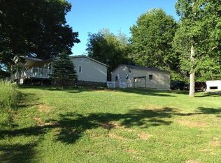 2642 Saunders Rd, Vinton, VA 24179