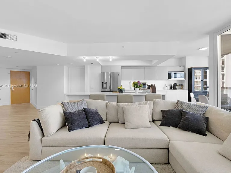 21055 Yacht Club Dr #2203 — Photo 11