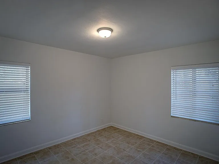 2133 Forest Hills Rd — Photo 17