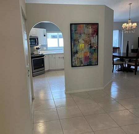 2nd image of 210 Canterbury Dr W