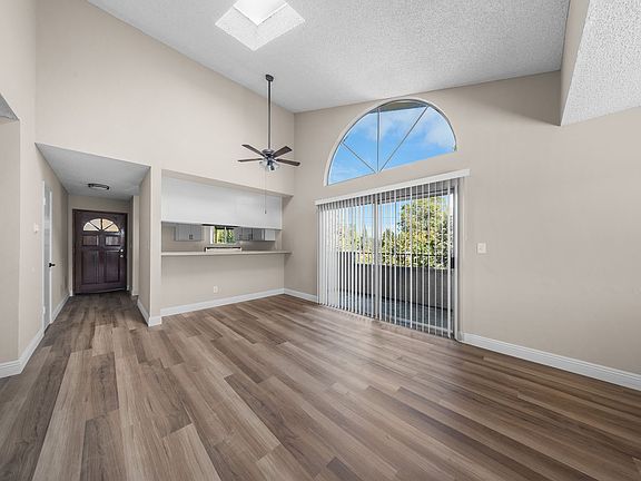 3rd image of 1393 Newport Ave APT 6