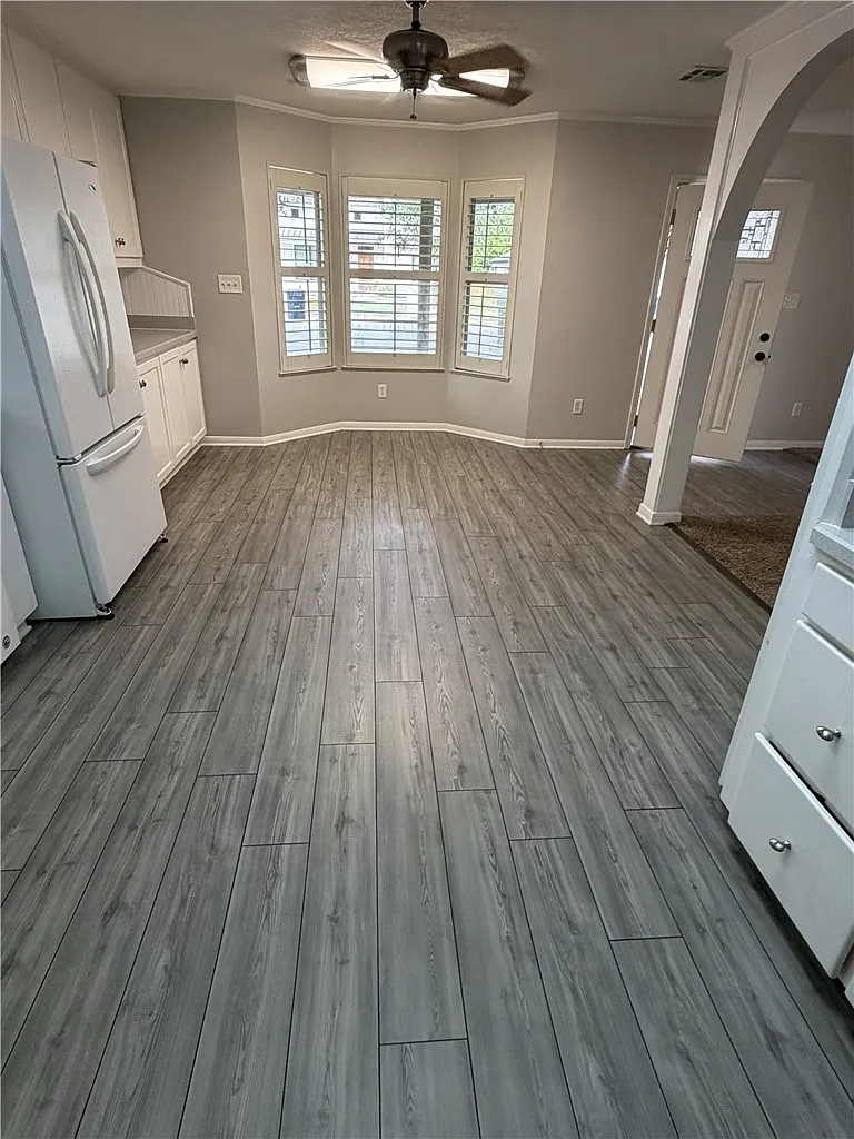 5 bed, 2491 sqft, $3,000 — Photo 3