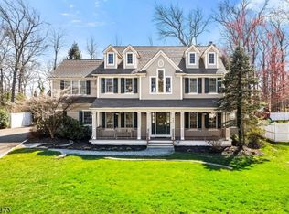 928 Crestwood Rd, Scotch Plains, NJ 07076