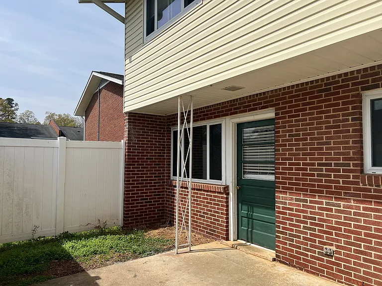 2343 Champion Ct — Photo 40