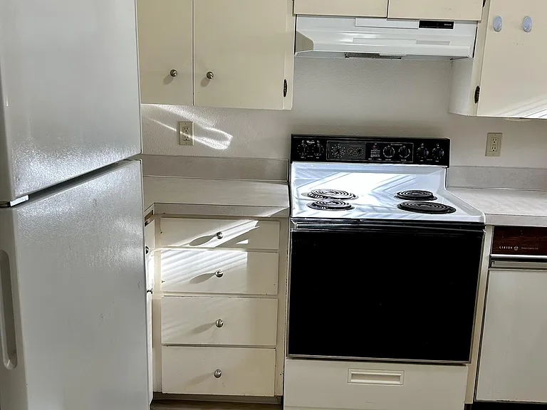 103 La Villa Dr — Photo 2